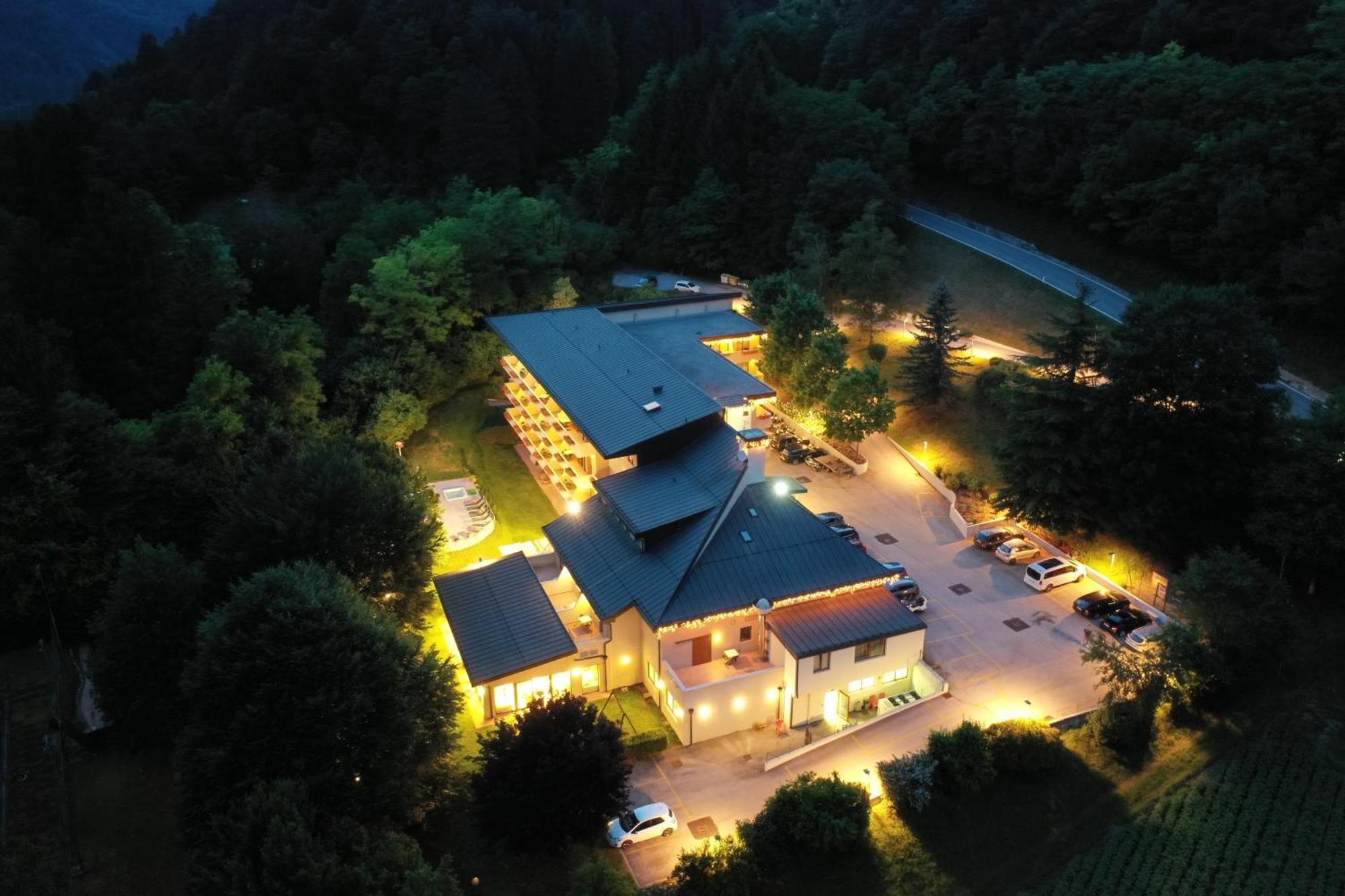 Vital Hotel Flora Comano Terme Εξωτερικό φωτογραφία
