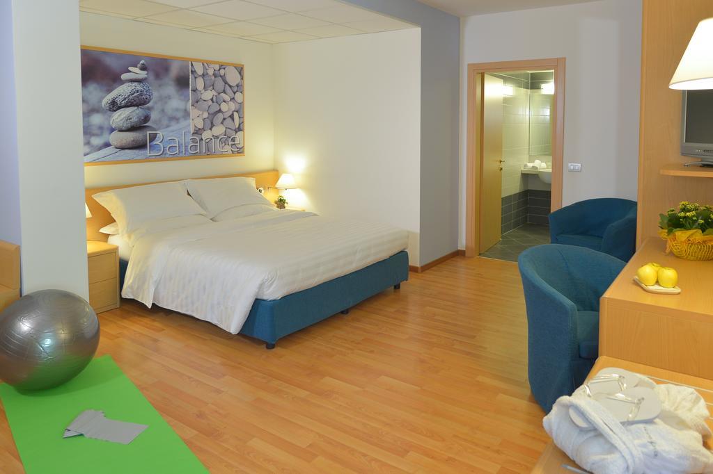 Vital Hotel Flora Comano Terme Εξωτερικό φωτογραφία