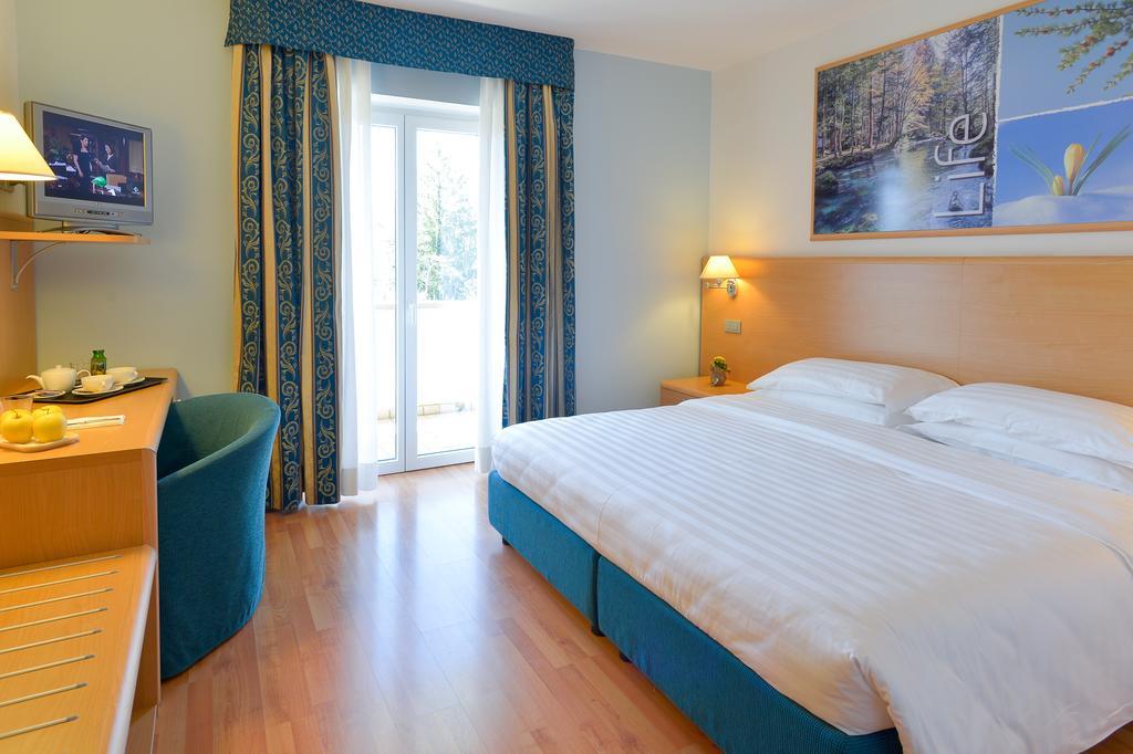 Vital Hotel Flora Comano Terme Εξωτερικό φωτογραφία