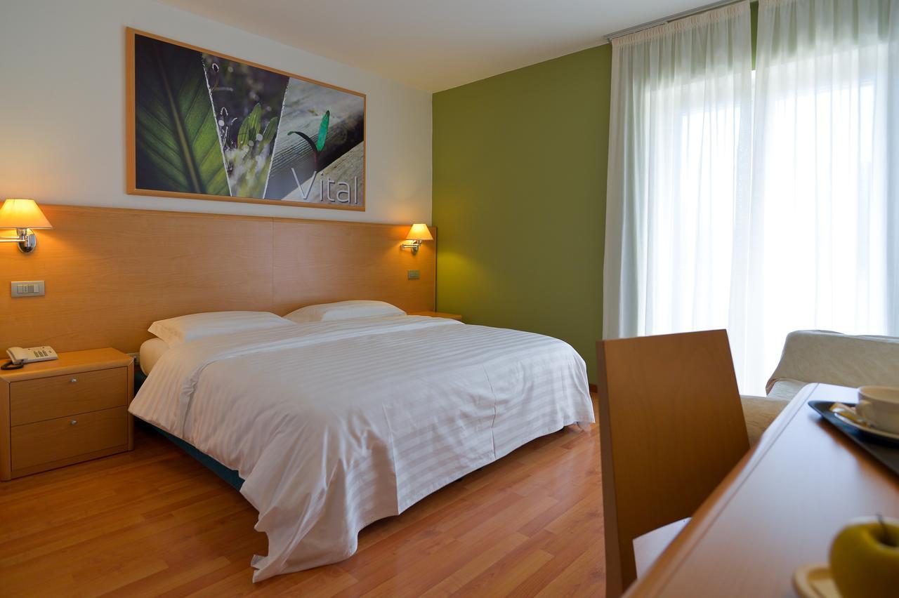 Vital Hotel Flora Comano Terme Εξωτερικό φωτογραφία