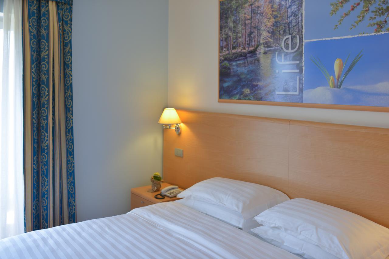 Vital Hotel Flora Comano Terme Εξωτερικό φωτογραφία
