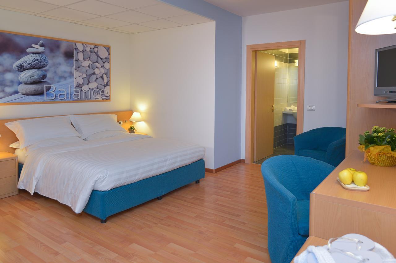 Vital Hotel Flora Comano Terme Εξωτερικό φωτογραφία