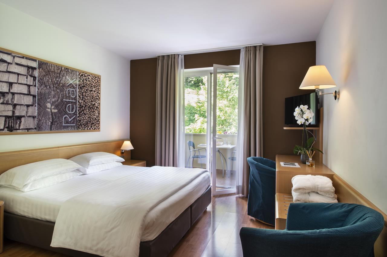 Vital Hotel Flora Comano Terme Εξωτερικό φωτογραφία