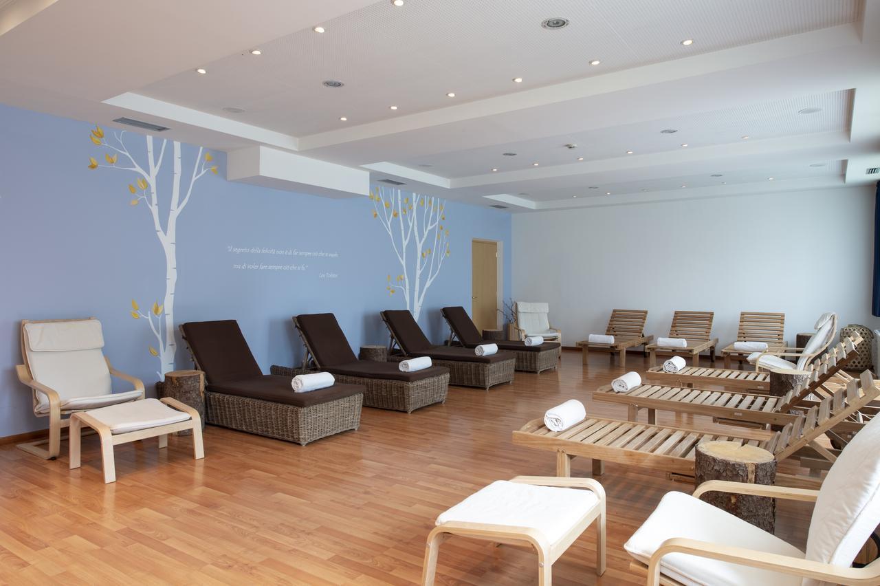 Vital Hotel Flora Comano Terme Εξωτερικό φωτογραφία