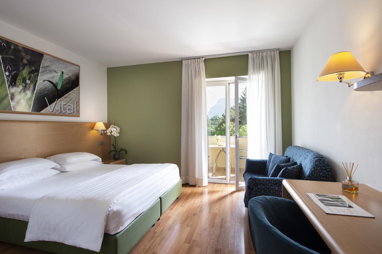 Vital Hotel Flora Comano Terme Εξωτερικό φωτογραφία